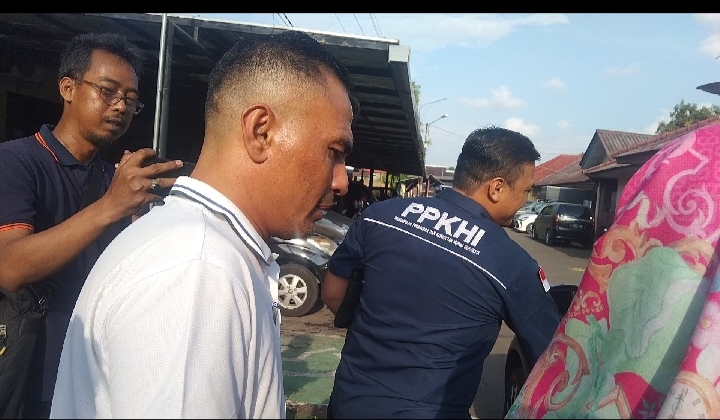 Wasma Hengkang Kabur Dari Sorotan Kamera, Usai di Periksa Penyidik Unit Tipidter Polres Indramayu