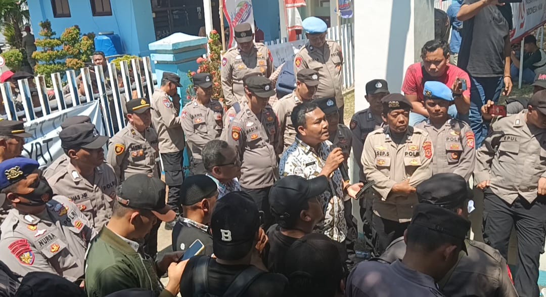 Di Demo KTJ, Dirut Perumdam Indramayu : Terimakasih Kritik Untuk PDAM yang Lebih Baik