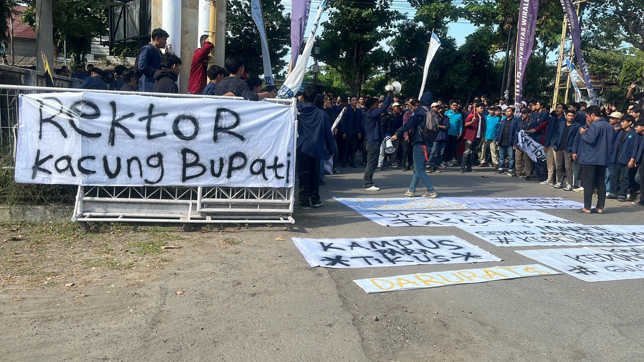 Akibat Potong Dana KIP Kuliah, Mahasiswa Unwir Murka dan Tuntut Rektor Turun Dari Jabatan