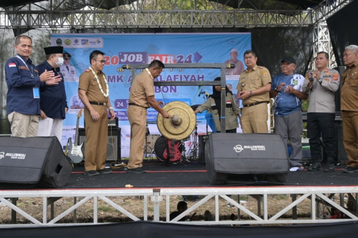 Pemkab Cirebon Apresiasi Job Fair Mandiri di SMK As-Salafiyah