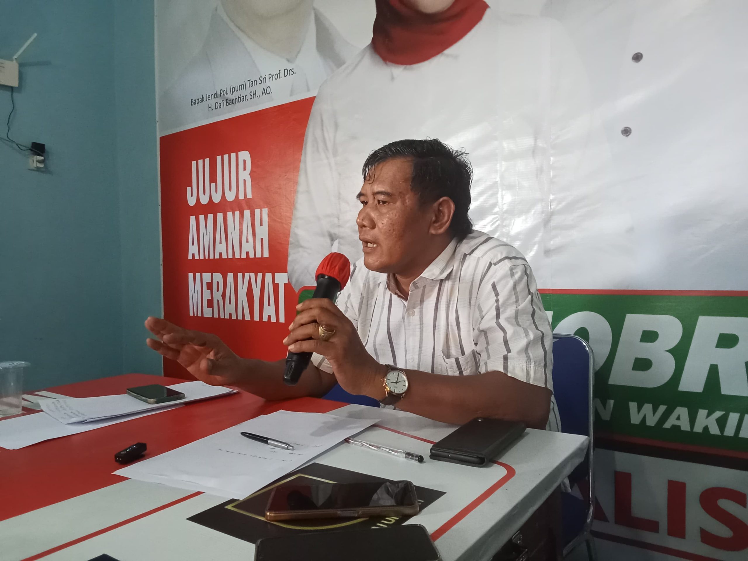 ORANG DEKAT BONGKAR SOAL CABUP LUCKY HAKIM MUNDUR “KARENA TERIMA 2,5 M”