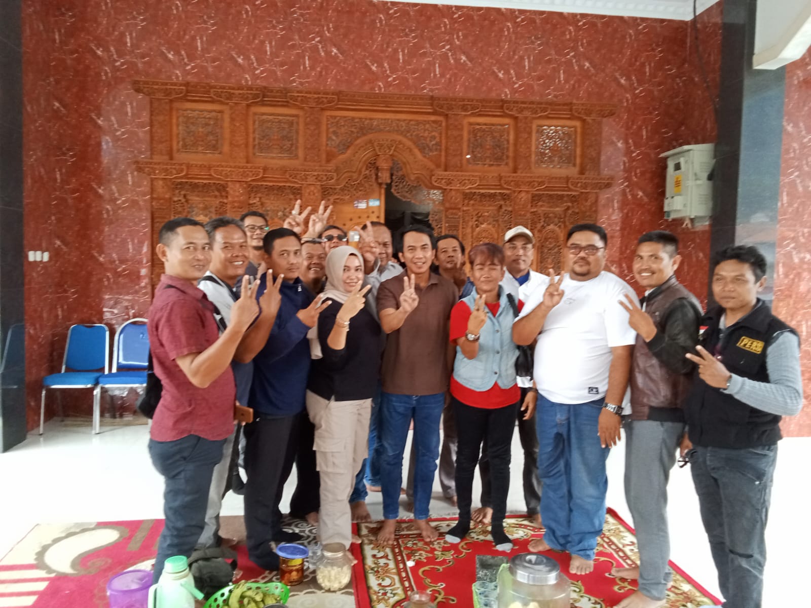 Ngopi Bareng Wabup Kabupaten Cirebon Ji-GUS Usai Menang Dalam Perhitungan Cepat Pilkada 2024