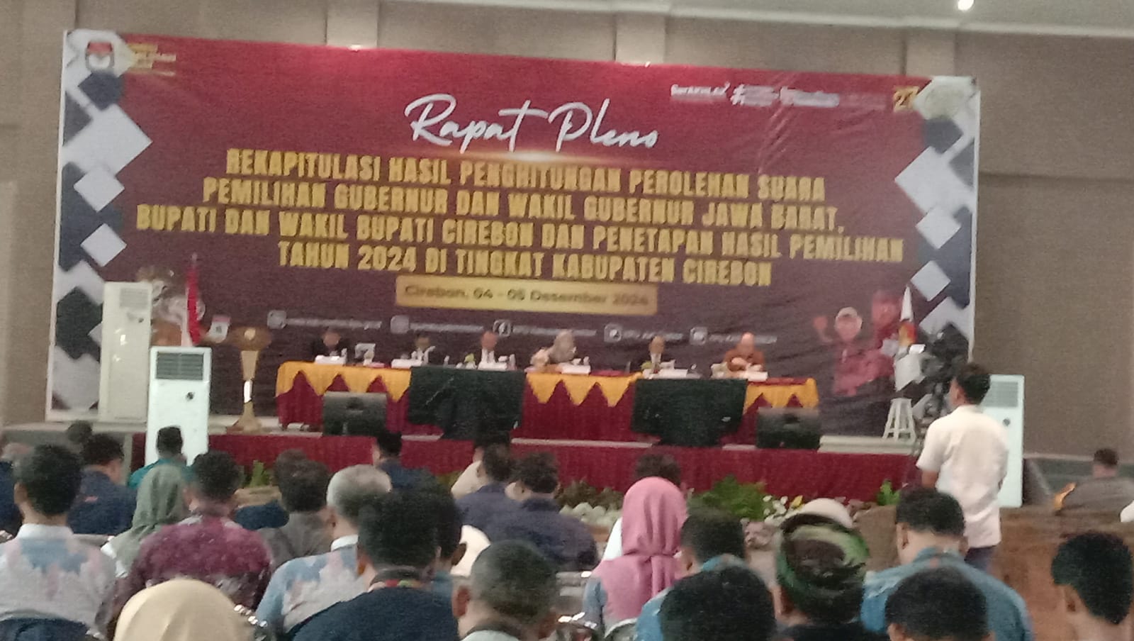 KPU Kabupaten Cirebon Laksanakan Rapat Pleno Rekapitulasi Hasil Pilkada Serentak 2024.