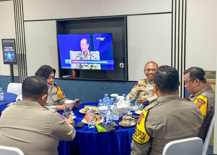 Kapolresta Cirebon Terima Kunjungan Pejabat Utama Polda Jabar di Pos Terpadu GT Palimanan