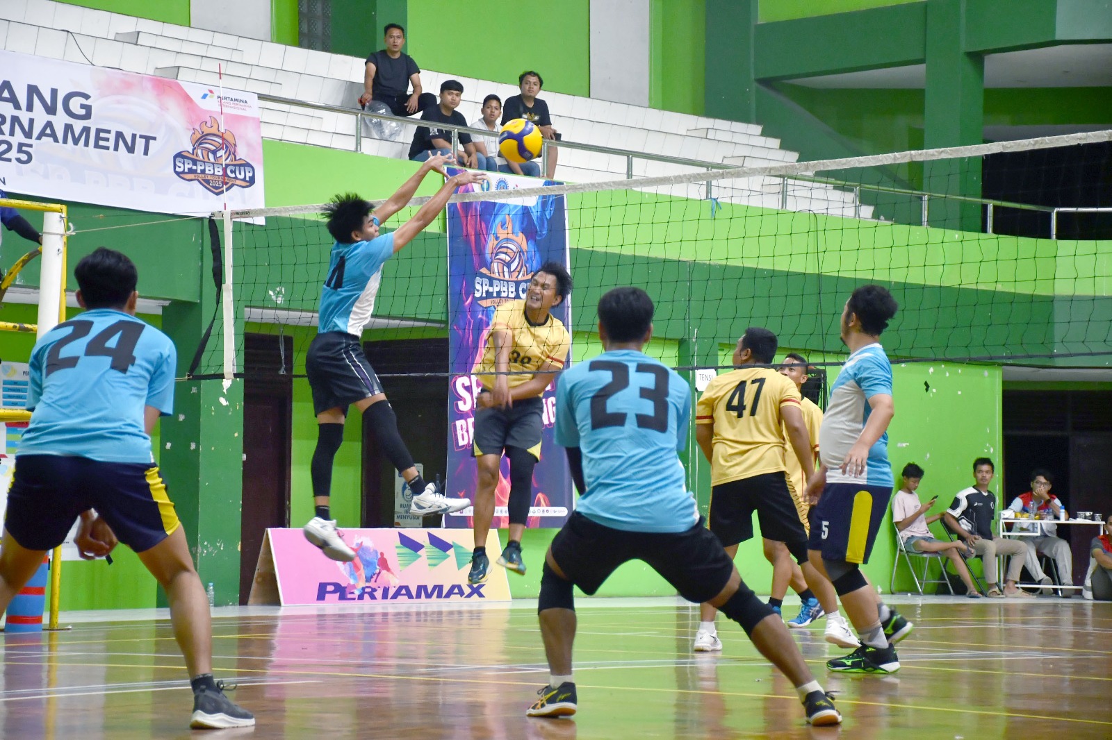 Pertamina Balongan Sabet Juara 1,Turnamen Bola Voli Sukses Digelar