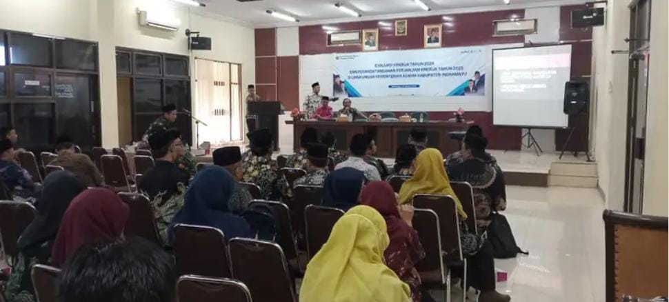 Kemenag Gelar Acara Evaluasi Kinerja Tahun 2024 dan Penandatanganan Perjanjian Kinerja Tahun 2025