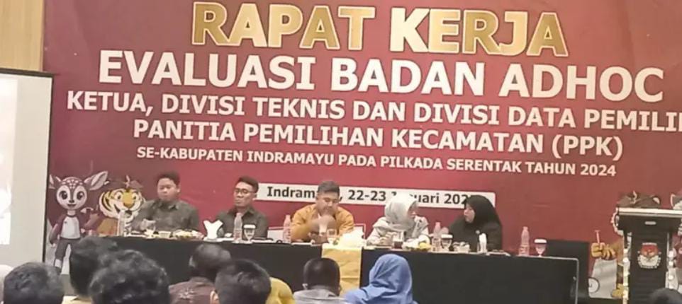 Ketua KPU Kabupaten Indramayu Pimpin Langsung Raker Evaluasi Badan ADHOC