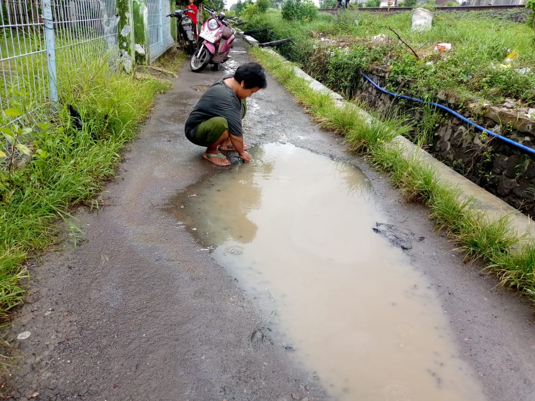 Miris,Puluhan Tahun Jalan Rusak Yang di Abaikan Pemerintah Desa Bulak