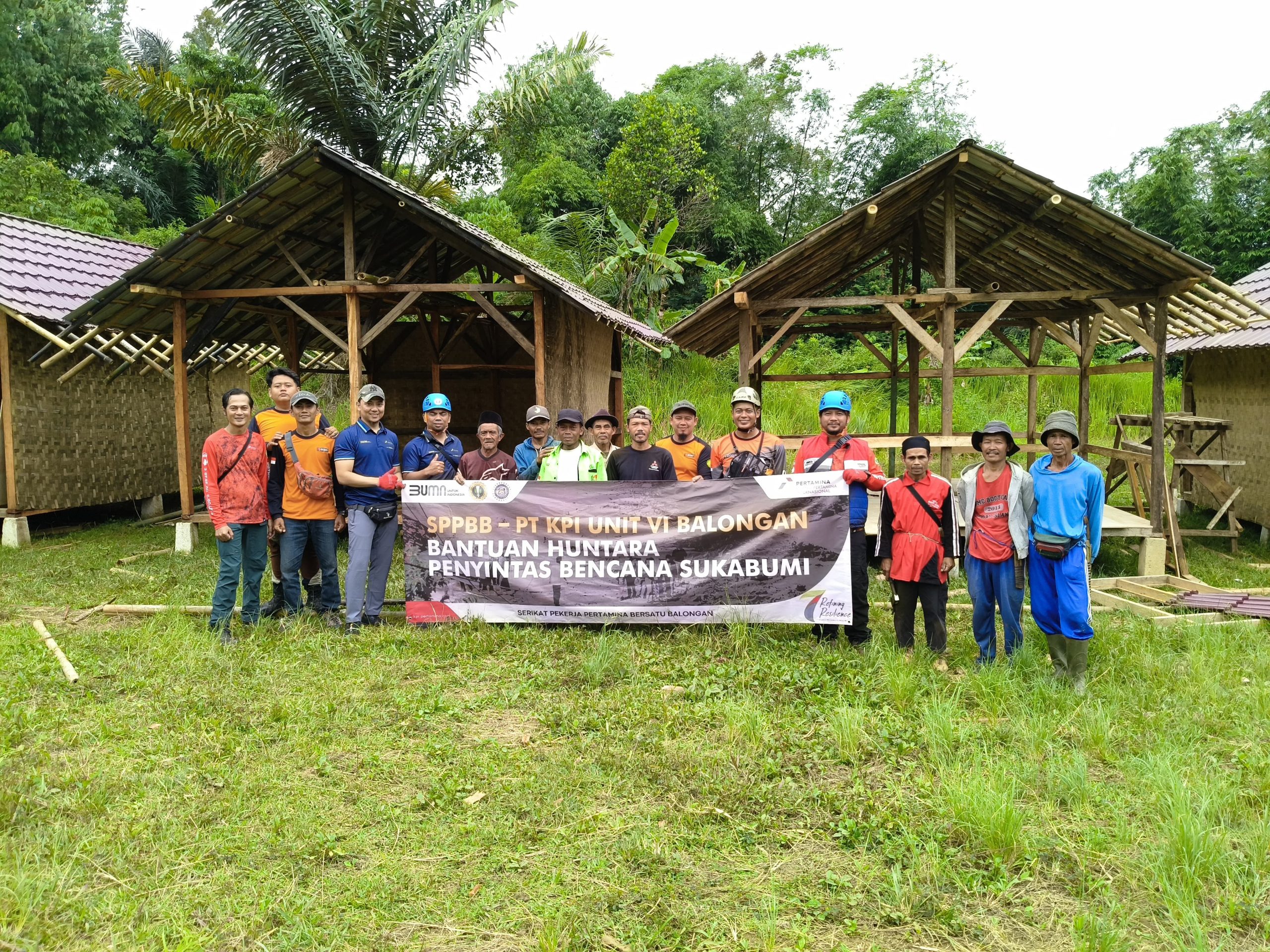 Perwira Kilang Balongan Respon Cepat Bangun Huntara di Sukabumi