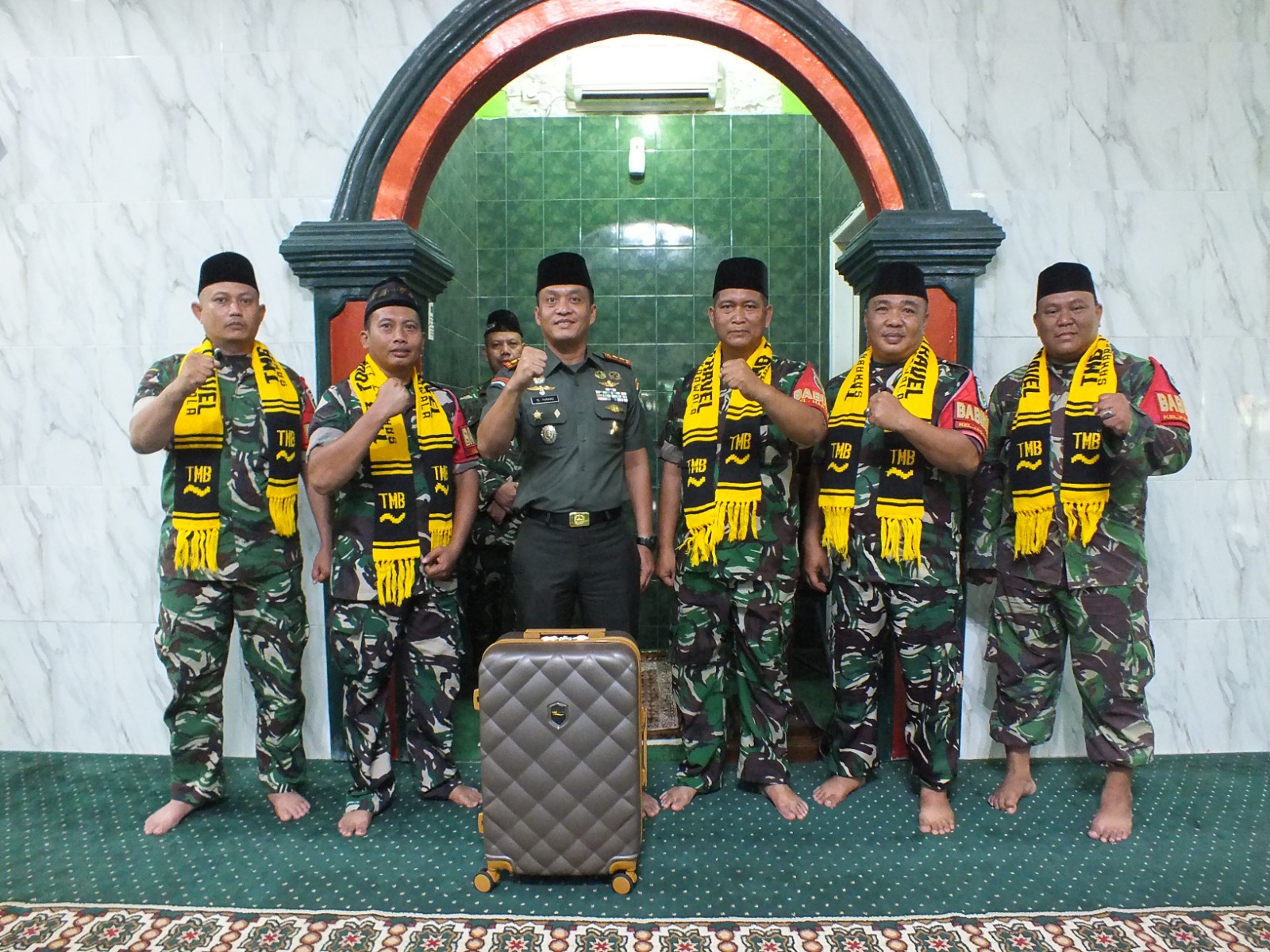 Dandim 0614/Kota Cirebon Lepas Anggota Berangkat Melaksanakan Ibadah Umroh