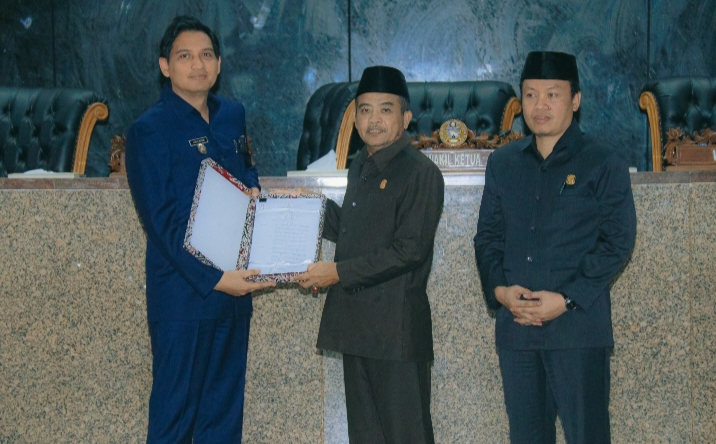 Bupati dan DPRD Kabupaten Indramayu Tandatangani Persetujuan Bersama Perubahan Propemperda 2025