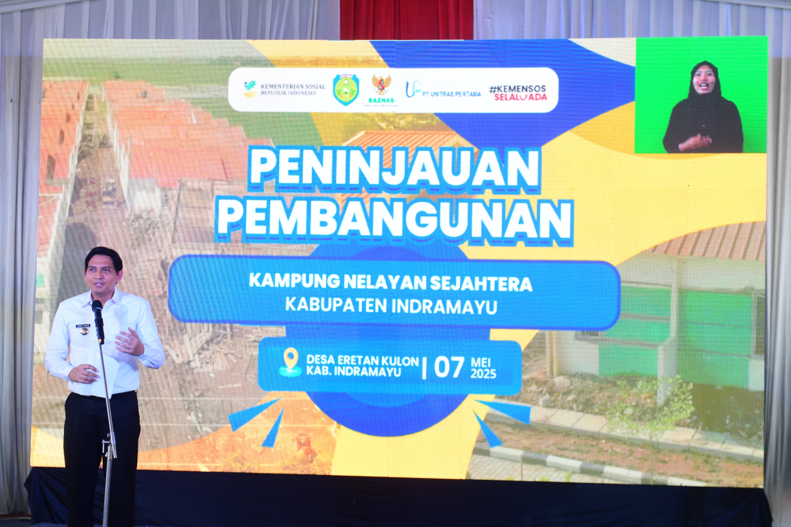 Gus Ipul dan Lucky Hakim Tinjau Kampung Nelayan, Pastikan Rumah Harus Dipelihara Dengan Baik