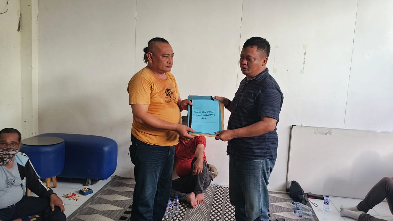 Serah Terima Jabatan Ketua FKJI lama Kepada Ketua FKJI Yang Baru