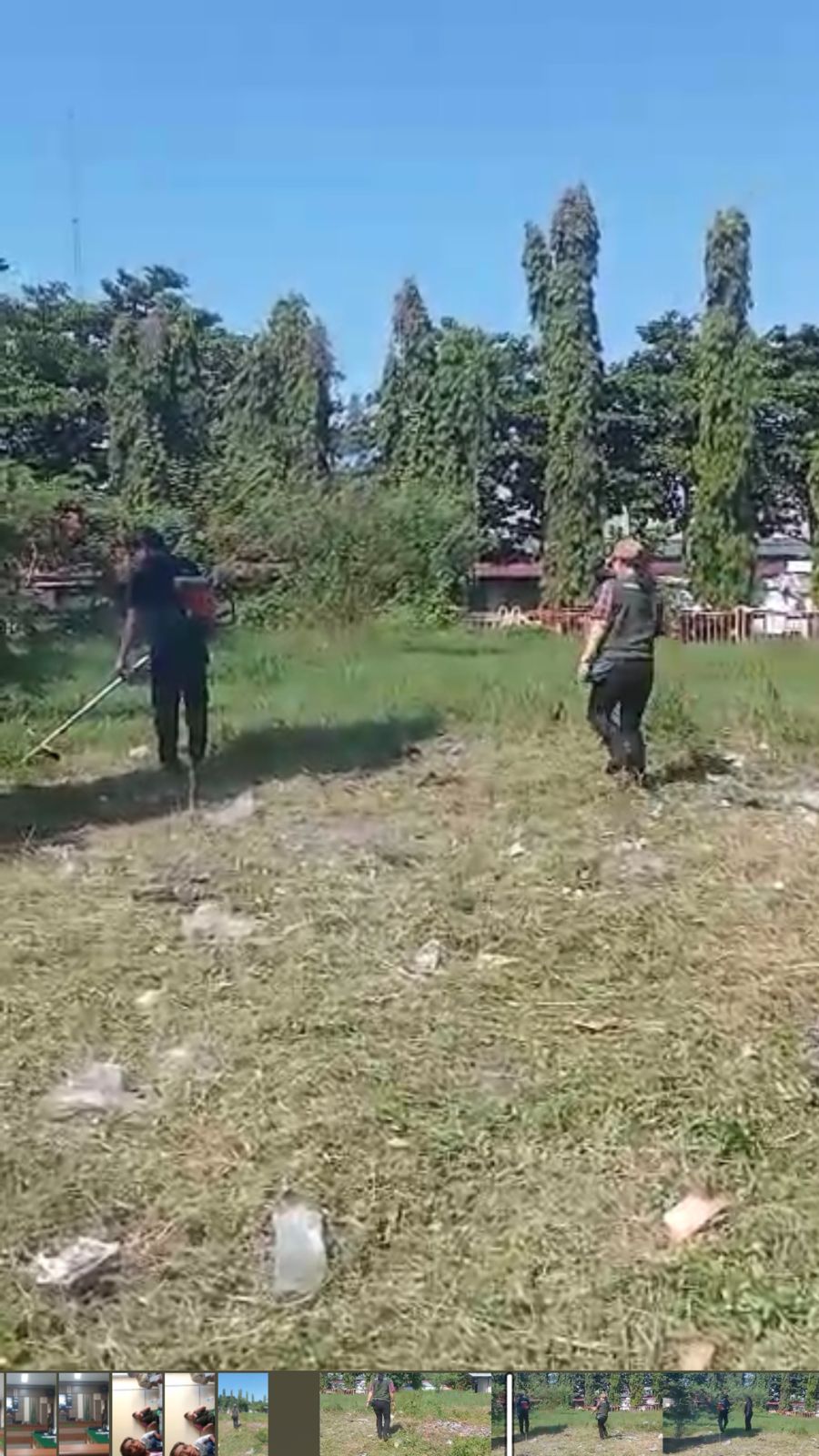 Prihatin Jadi Sarang Ular, Ketua PPIB Rogoh Kocek Pribadi Babat Rumput Liar di Sport Center Indramayu